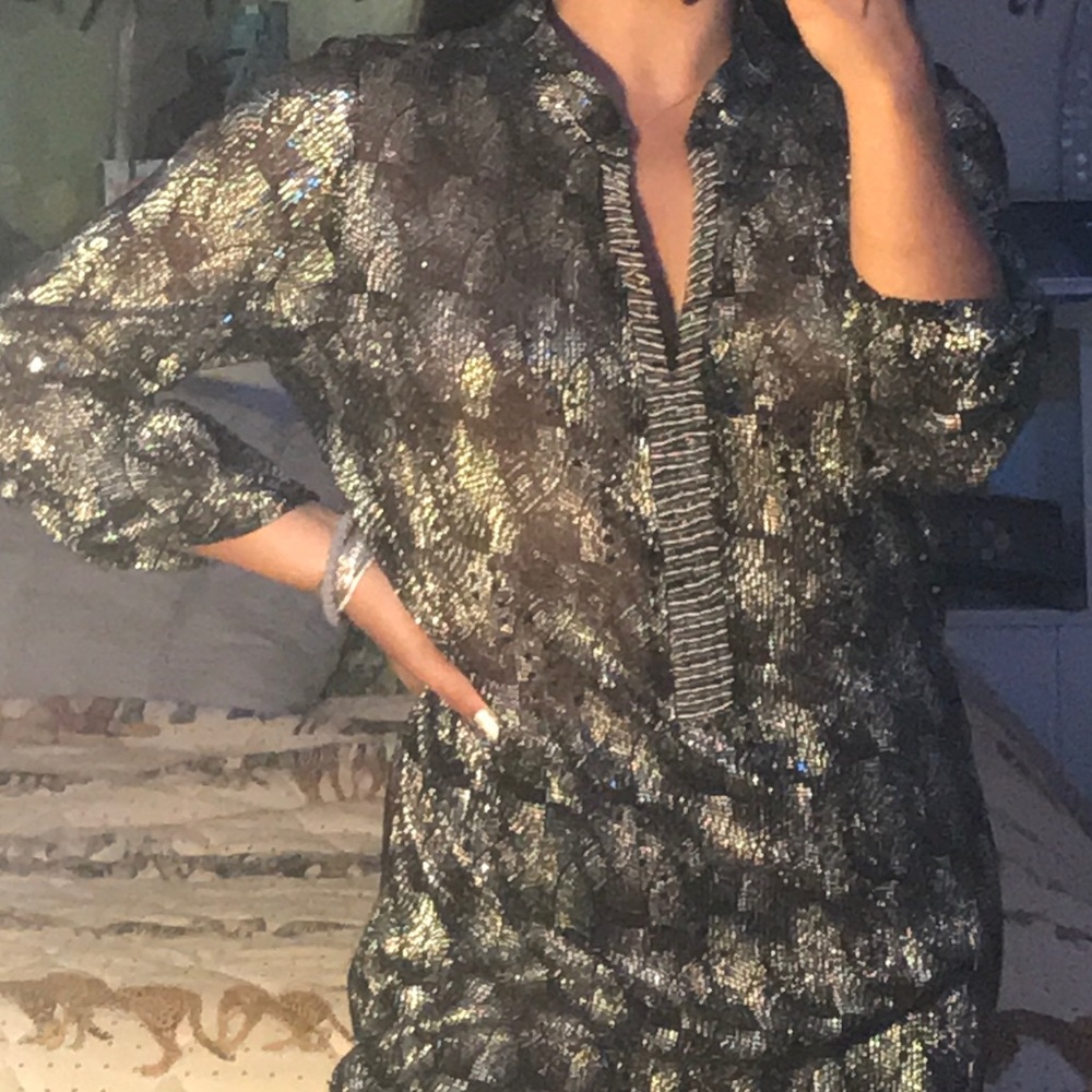 Frank Lyman designs Top